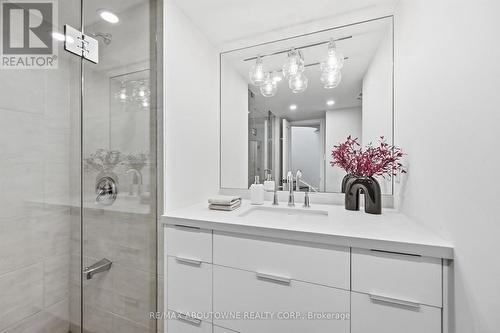 25 Southwind Terrace, Oakville, ON - Indoor Photo Showing Bathroom