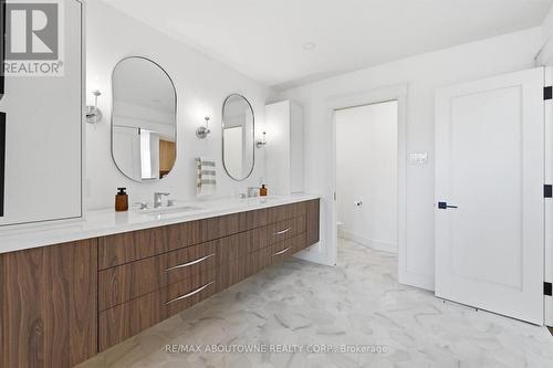 25 Southwind Terrace, Oakville, ON - Indoor Photo Showing Bathroom