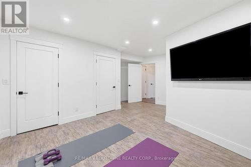 25 Southwind Terrace, Oakville, ON - Indoor Photo Showing Other Room