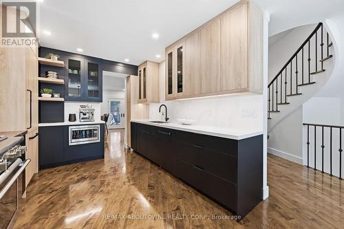 25 Southwind Terrace, Oakville, ON - Indoor Photo Showing Kitchen