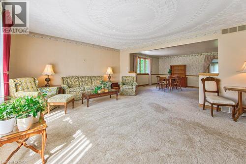 7316 Wellington Rd 30, Guelph, ON - Indoor Photo Showing Living Room