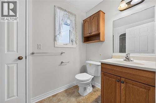 22 Main Street South, Lambton Shores, ON - Indoor Photo Showing Bathroom