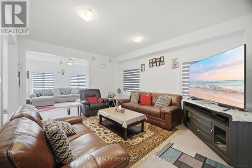 106 Seeley Avenue, Southgate, ON - Indoor Photo Showing Living Room