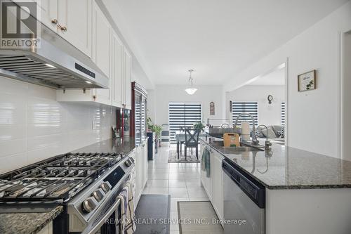 106 Seeley Avenue, Southgate, ON - Indoor Photo Showing Kitchen With Stainless Steel Kitchen With Upgraded Kitchen