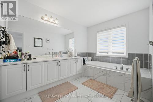 106 Seeley Avenue, Southgate, ON - Indoor Photo Showing Bathroom