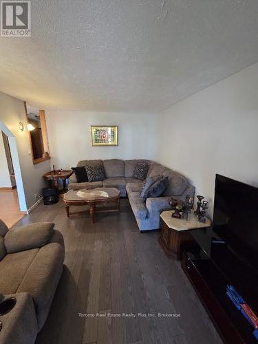 83 Laurier Road, Elliot Lake, ON - Indoor Photo Showing Living Room