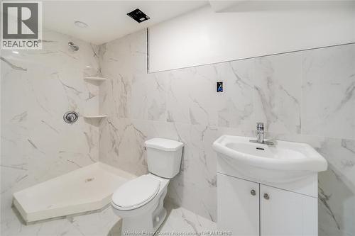 1556 Heatherglen Drive, Tecumseh, ON - Indoor Photo Showing Bathroom