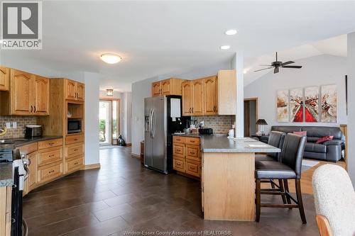 521 Royal Ridge Crescent, Amherstburg, ON - Indoor Photo Showing Kitchen