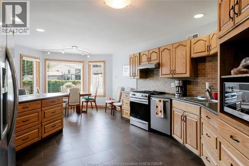 521 Royal Ridge Crescent, Amherstburg, ON - Indoor Photo Showing Kitchen