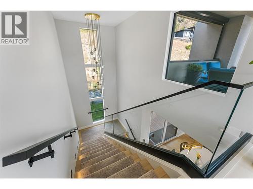 9829 Beacon Hill Crescent, Lake Country, BC - Indoor Photo Showing Other Room