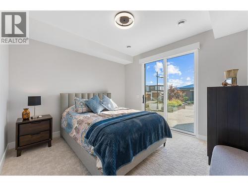 9829 Beacon Hill Crescent, Lake Country, BC - Indoor Photo Showing Bedroom