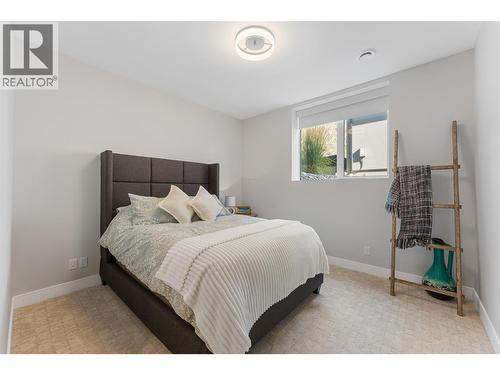 9829 Beacon Hill Crescent, Lake Country, BC - Indoor Photo Showing Bedroom