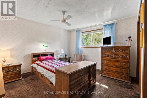 21 Upper Canada Drive, Niagara-On-The-Lake (Town), ON - Indoor Photo Showing Bedroom
