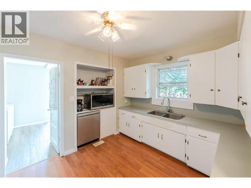 5401 Highway 97, Oliver, BC - Indoor Photo Showing Kitchen With Double Sink