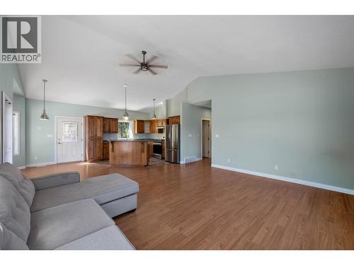 6216 Savona Access Road, Kamloops, BC - Indoor Photo Showing Living Room