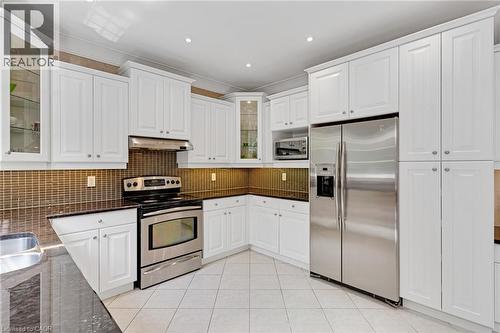 170 Garth Massey Drive, Cambridge, ON - Indoor Photo Showing Kitchen With Upgraded Kitchen