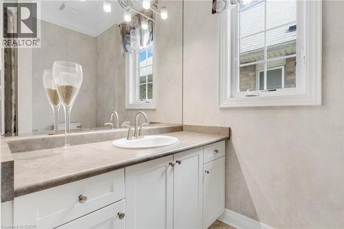 170 Garth Massey Drive, Cambridge, ON - Indoor Photo Showing Bathroom