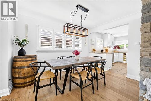 4 Compton Place, Hamilton, ON - Indoor Photo Showing Dining Room