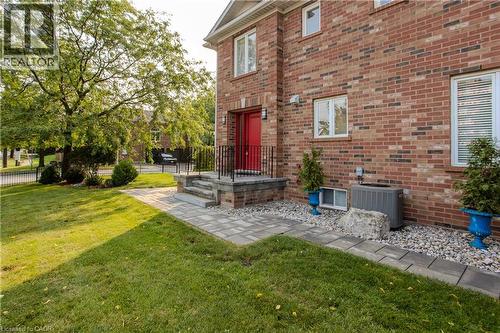 2010 Grovetree Lane, Burlington, ON - Outdoor