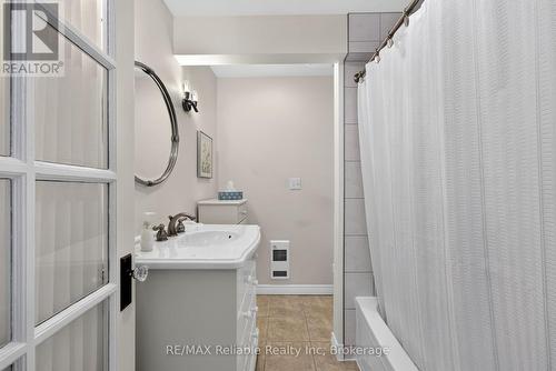 4 piece ensuite bathroom - 60 Tuyll Street, Bluewater (Bayfield), ON - Indoor Photo Showing Laundry Room