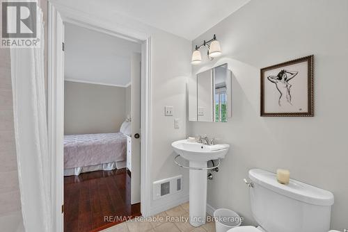 4 piece bathroom on 2nd level - 60 Tuyll Street, Bluewater (Bayfield), ON - Indoor Photo Showing Bathroom