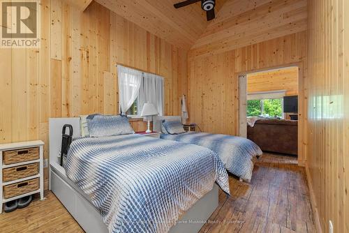 12 - 3998 Highway 141, Muskoka Lakes (Watt), ON - Indoor Photo Showing Bedroom