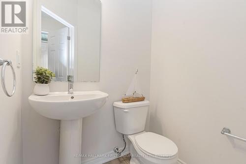 77 Air Dancer Crescent, Oshawa, ON - Indoor Photo Showing Bathroom
