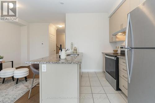 77 Air Dancer Crescent, Oshawa, ON - Indoor Photo Showing Kitchen With Upgraded Kitchen