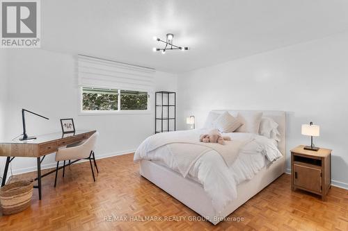 932 Dresden Crescent, Ottawa, ON - Indoor Photo Showing Bedroom
