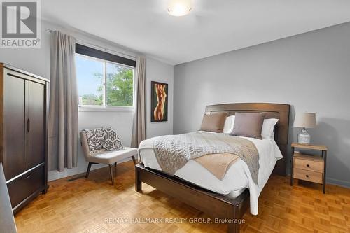 932 Dresden Crescent, Ottawa, ON - Indoor Photo Showing Bedroom