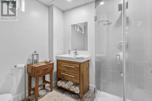 932 Dresden Crescent, Ottawa, ON - Indoor Photo Showing Bathroom