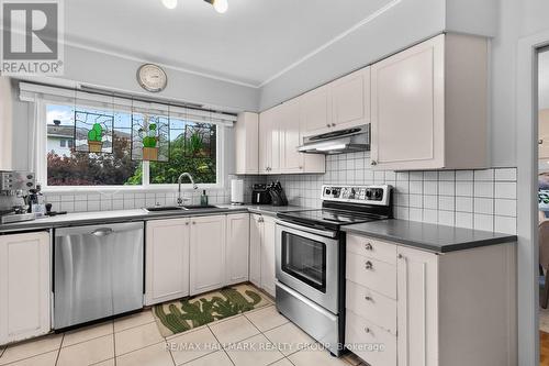 932 Dresden Crescent, Ottawa, ON - Indoor Photo Showing Kitchen