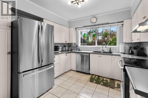 932 Dresden Crescent, Ottawa, ON - Indoor Photo Showing Kitchen With Double Sink