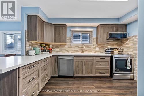 291 Alberta Street, Welland (Lincoln/Crowland), ON - Indoor Photo Showing Kitchen