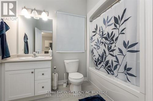 34 Bounty Avenue, Thorold (Rolling Meadows), ON - Indoor Photo Showing Bathroom