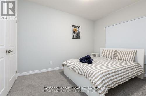 34 Bounty Avenue, Thorold (Rolling Meadows), ON - Indoor Photo Showing Bedroom