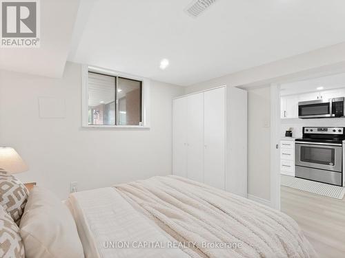 1373 Davenport Road, Toronto, ON - Indoor Photo Showing Bedroom