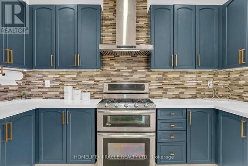 9 Gamson Crescent, Brampton, ON - Indoor Photo Showing Kitchen With Upgraded Kitchen