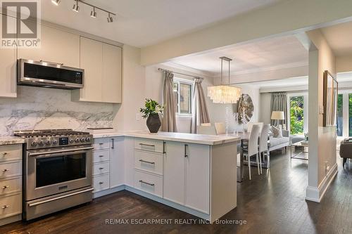 175 Mohawk Road, Oakville, ON - Indoor Photo Showing Kitchen With Upgraded Kitchen