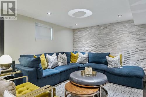 175 Mohawk Road, Oakville, ON - Indoor Photo Showing Living Room