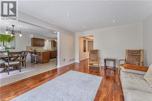 270 Springvalley Crescent, Hamilton, ON - Indoor Photo Showing Other Room