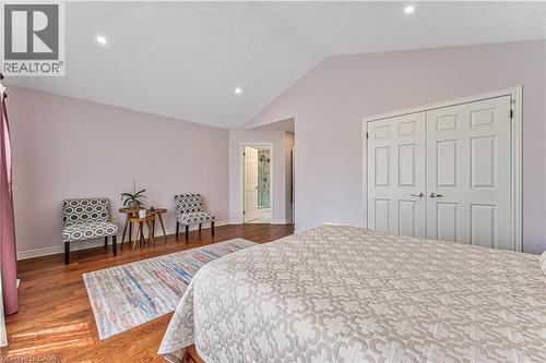 270 Springvalley Crescent, Hamilton, ON - Indoor Photo Showing Bedroom