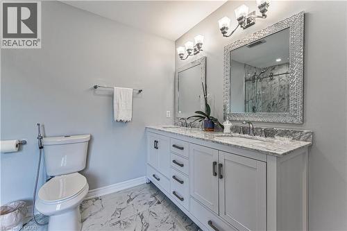 270 Springvalley Crescent, Hamilton, ON - Indoor Photo Showing Bathroom