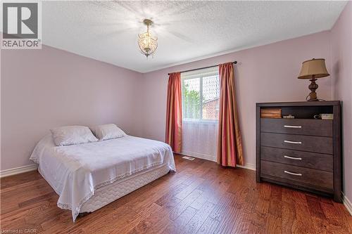 270 Springvalley Crescent, Hamilton, ON - Indoor Photo Showing Bedroom