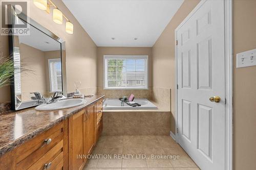 195 Golflinks Drive, Ottawa, ON - Indoor Photo Showing Bathroom