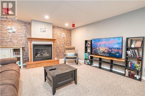 886 Beatrice, Greater Sudbury, ON - Indoor Photo Showing Living Room With Fireplace