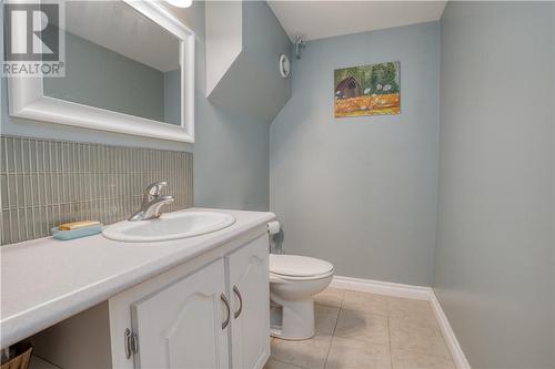 886 Beatrice, Greater Sudbury, ON - Indoor Photo Showing Bathroom