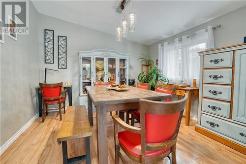 886 Beatrice, Greater Sudbury, ON - Indoor Photo Showing Dining Room