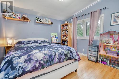 886 Beatrice, Greater Sudbury, ON - Indoor Photo Showing Bedroom