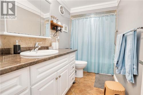 886 Beatrice, Greater Sudbury, ON - Indoor Photo Showing Bathroom